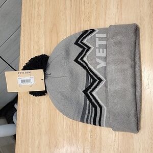 NWT UNISEX YETI BEANIE HAT